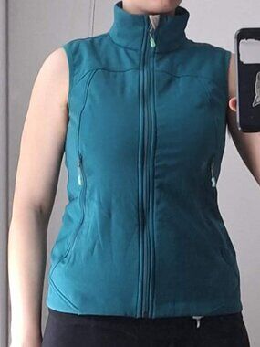 MEC teal softshell vest size XS